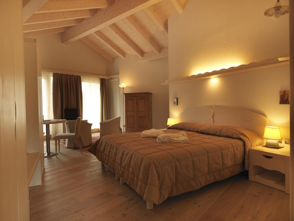 Castelir Suite Hotel Panchia Cameră foto
